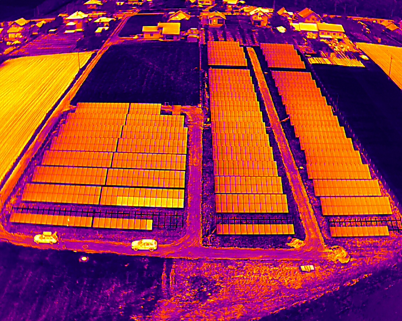 Termovizijski snimak solarne elektrane.